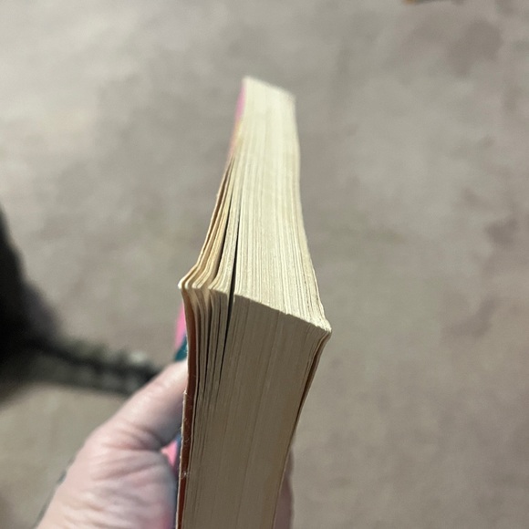 Confessions of a Shopaholic Book by Sophie Kinsella - Picture 5 of 6